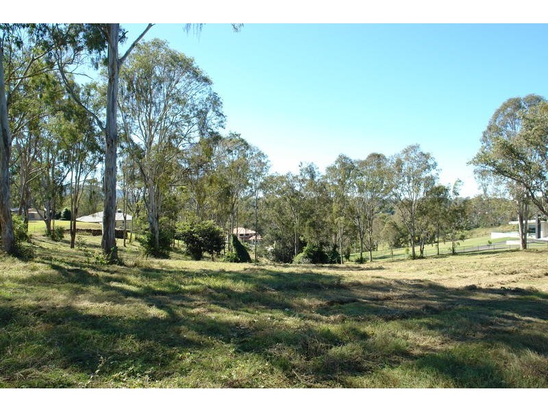 10 Kintyre Street, Brookfield QLD 4069